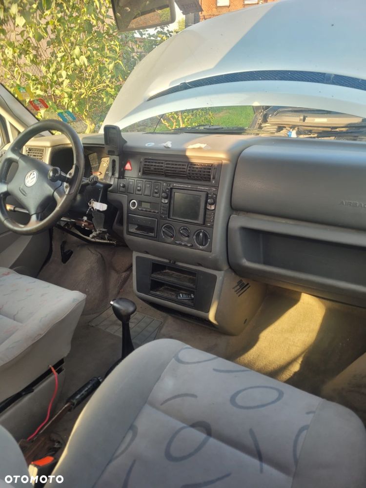 Volkswagen Multivan - 5