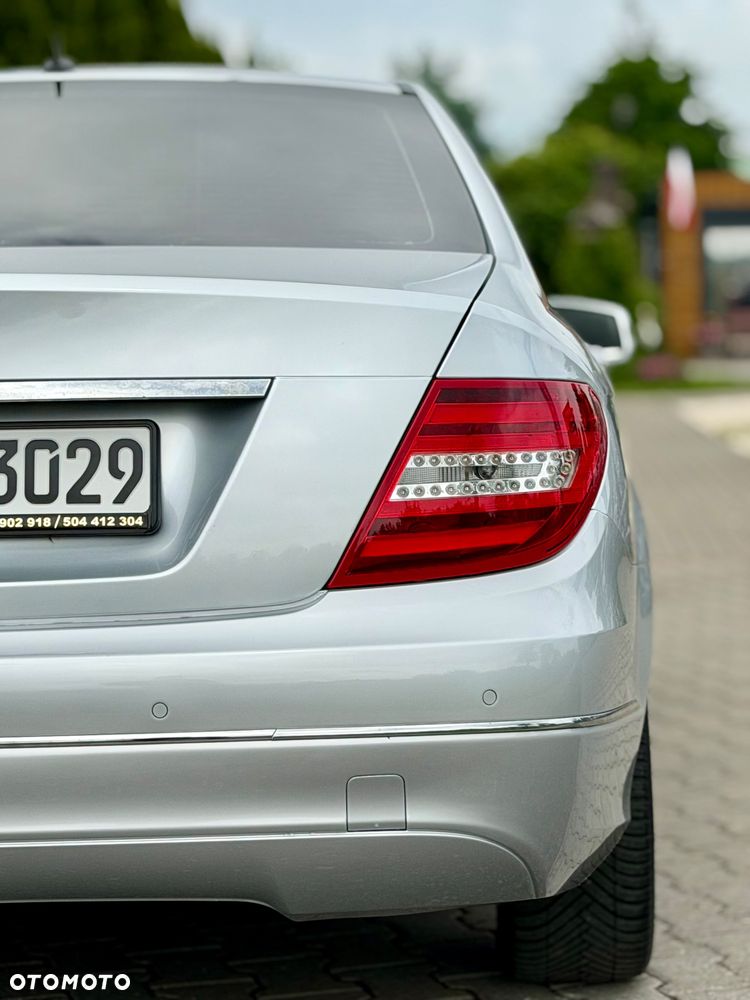 Mercedes-Benz Klasa C 180 CGI Automatik BlueEFFICIENCY Avantgarde - 5
