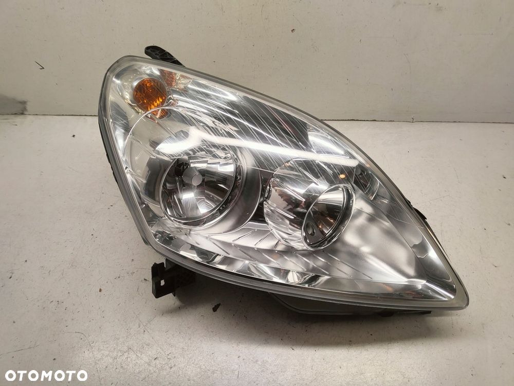 OPEL ZAFIRA B LIFT LAMPA PRAWY PRZÓD 13260845 - 1
