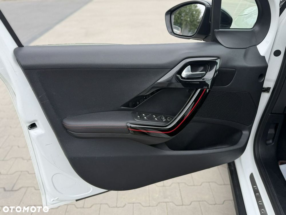 Peugeot 2008 PureTech 110 Stop&Start GT-Line Edition - 16