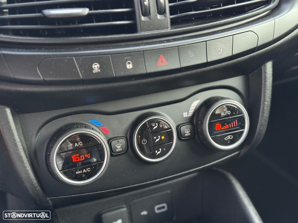 Fiat Tipo Station Wagon 1.3 M-Jet Lounge Tech - 13