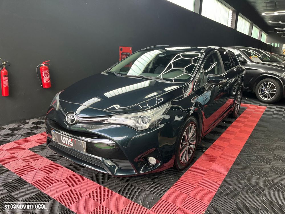 Toyota Avensis Touring Sports 2.0 D-4D Exclusive - 3
