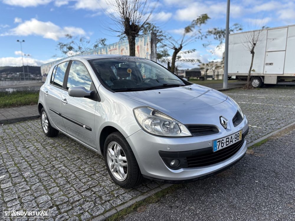Renault Clio 1.2 16V Dynamique - 1
