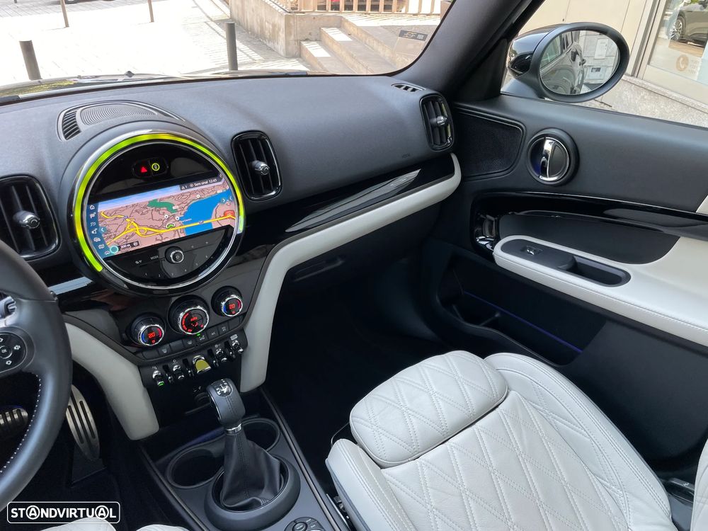 MINI Countryman Cooper SE ALL4 Auto - 28