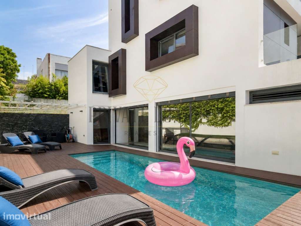 Moradia T4 Contemporânea com Piscina em Caxias - Grande imagem: 2/29