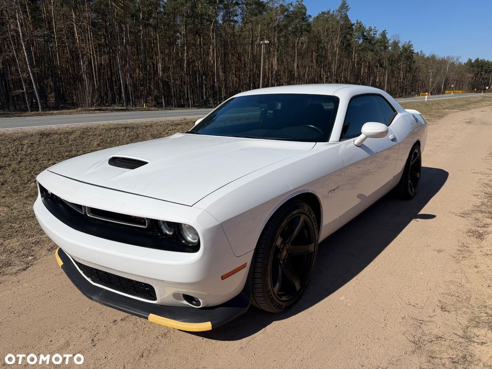 Dodge Challenger - 1