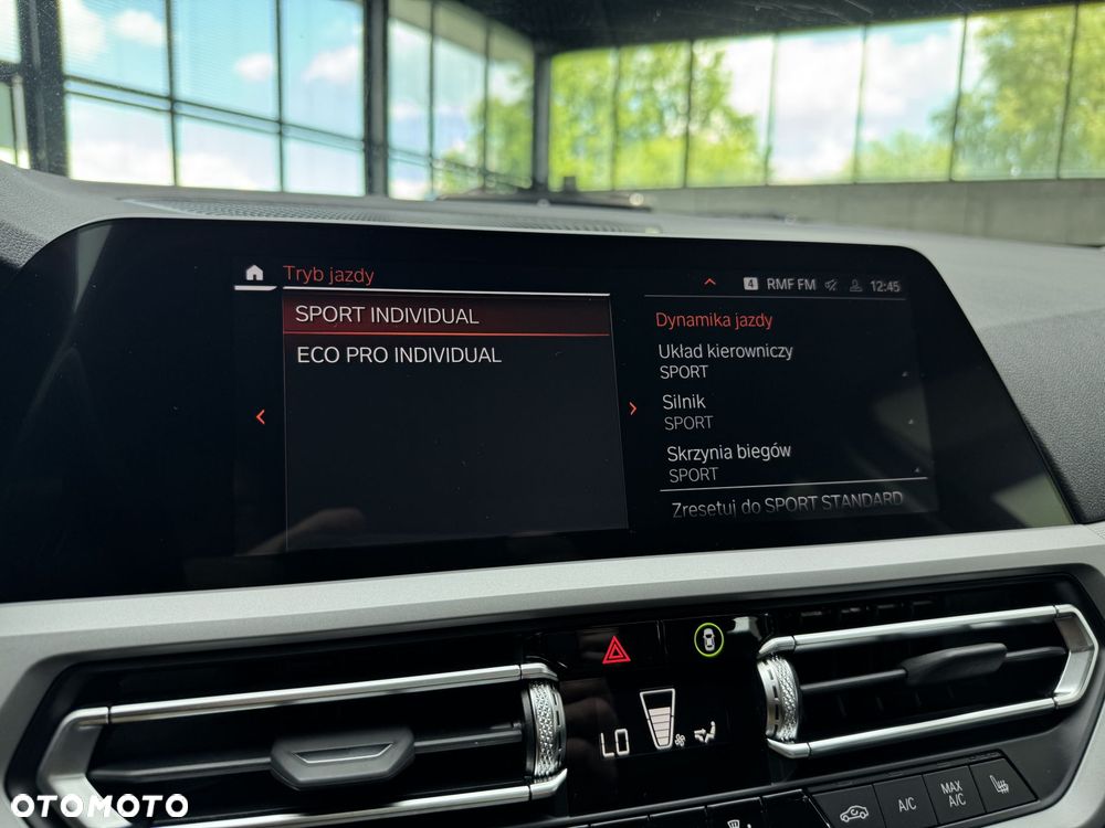 BMW Seria 3 318i - 32