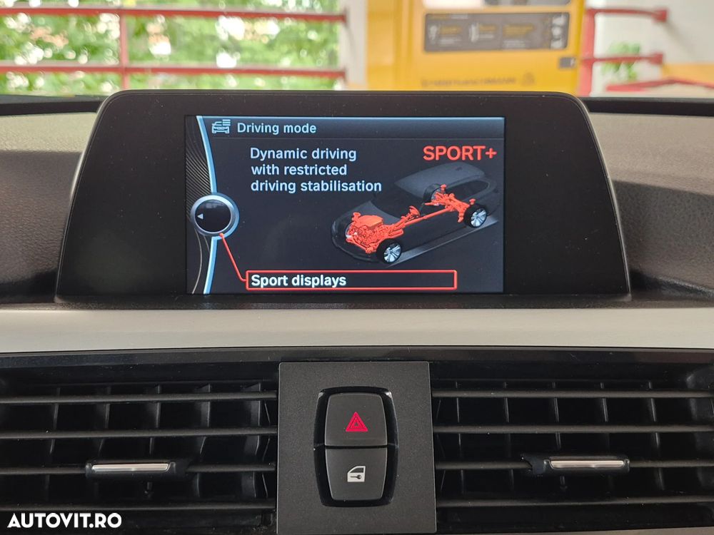 BMW Seria 3 318d Sport Line - 25