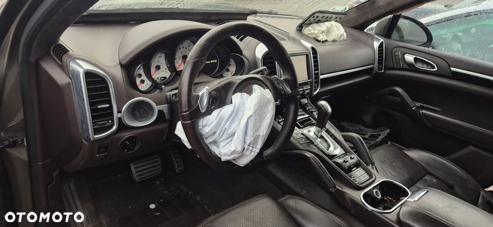 Porsche Cayenne GTS - 19