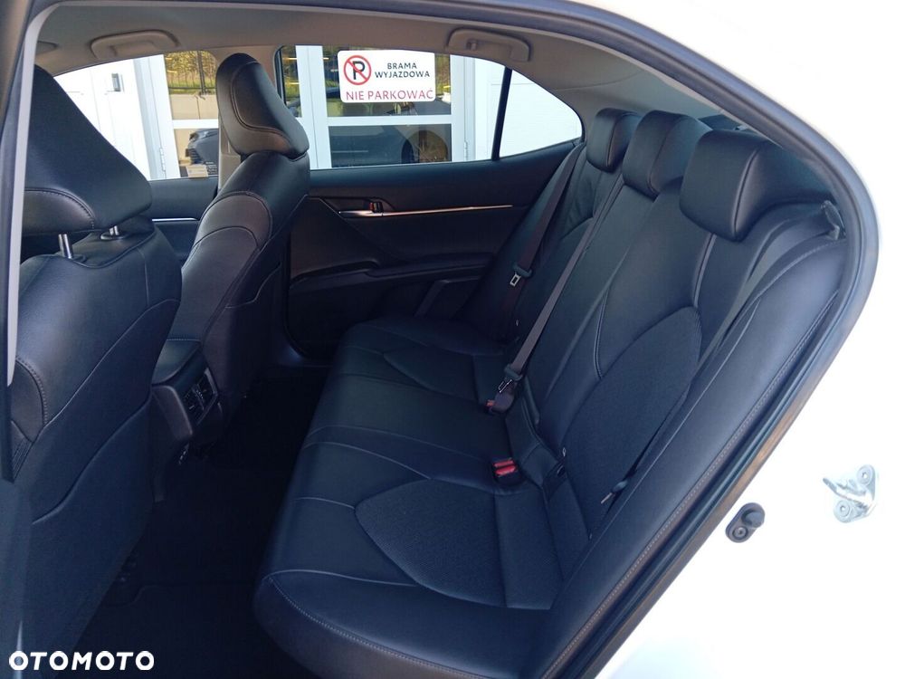 Toyota Camry - 13