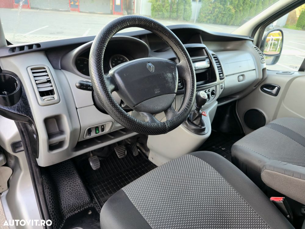 Renault Trafic Passenger L1H1 Authentique - 5