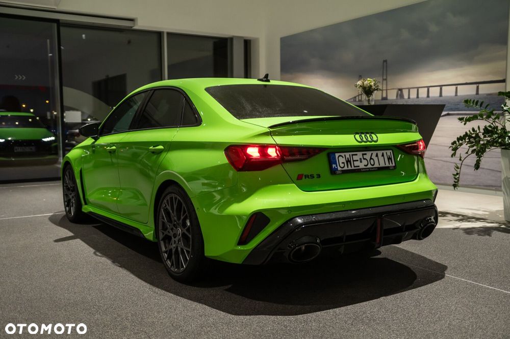 Audi RS3 Limousine - 3