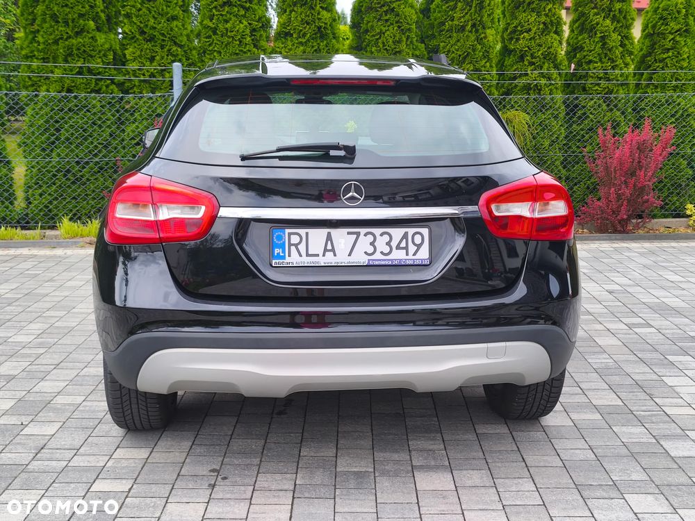 Mercedes-Benz GLA 180 Urban - 9