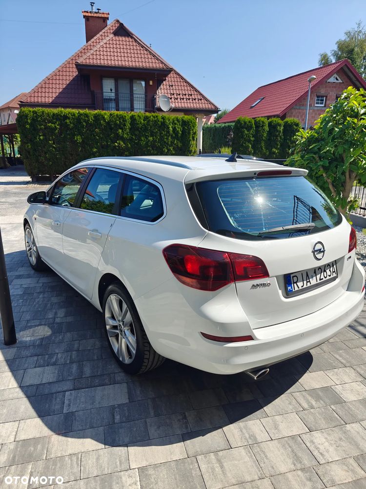 Opel Astra 2.0 CDTI Cosmo - 2