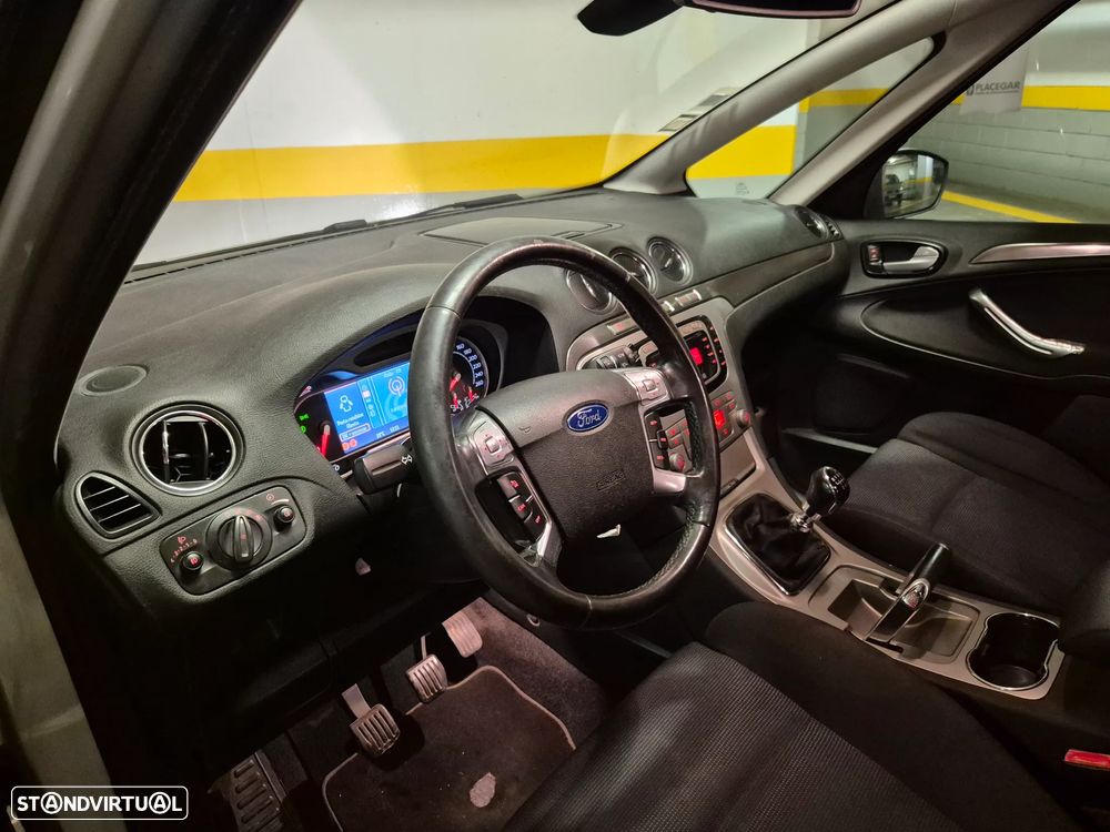 Ford S-Max 2.0 TDCi Titanium 7L - 22