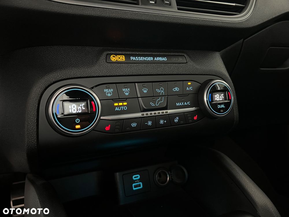 Ford Focus 1.0 EcoBoost mHEV ST-Line - 32