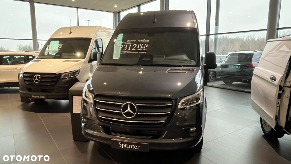 Mercedes-Benz Sprinter SPRINTER 319 CDI automat hak 3,5t Distronic Full - 2