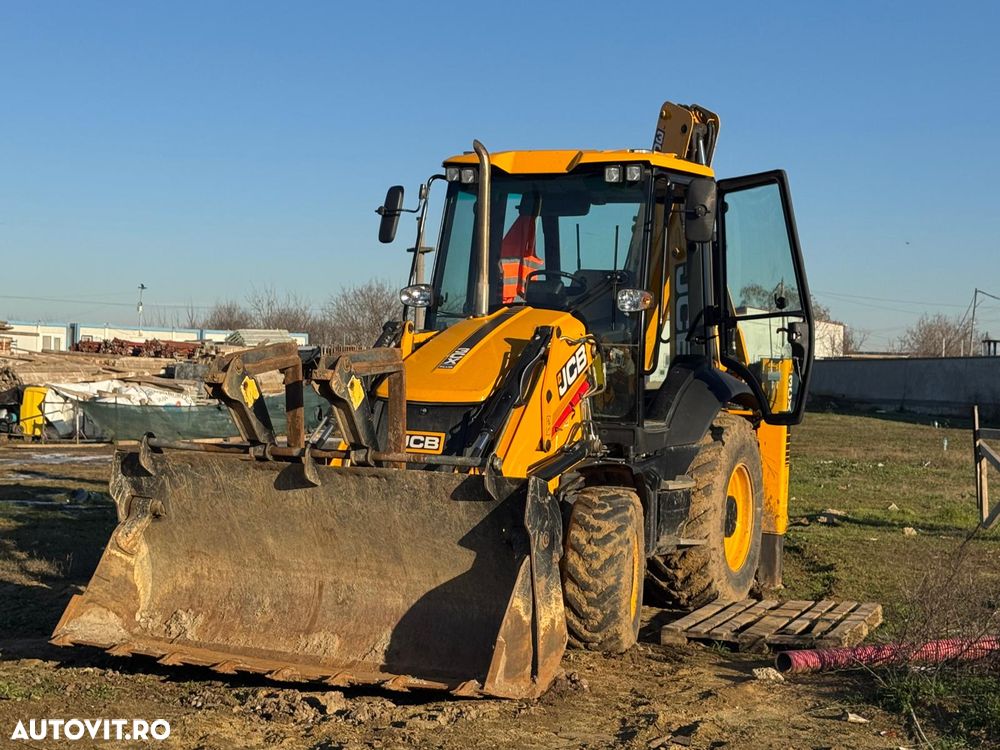 JCB 3CX 14H5WM 82.000euro+TVA - 1