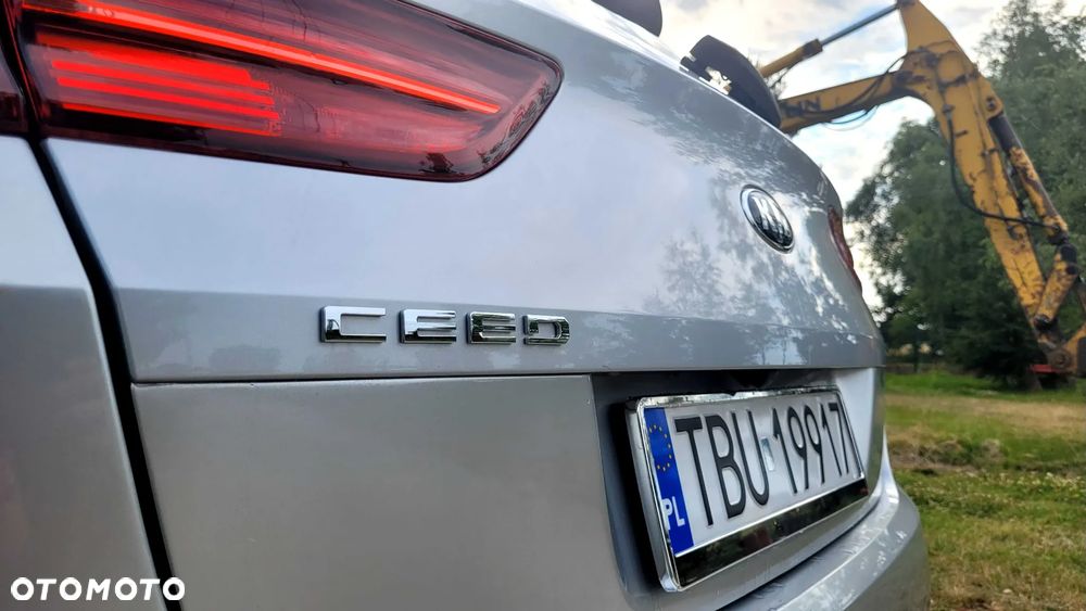 Kia Ceed 1.5 T-GDI L Business Line - 16