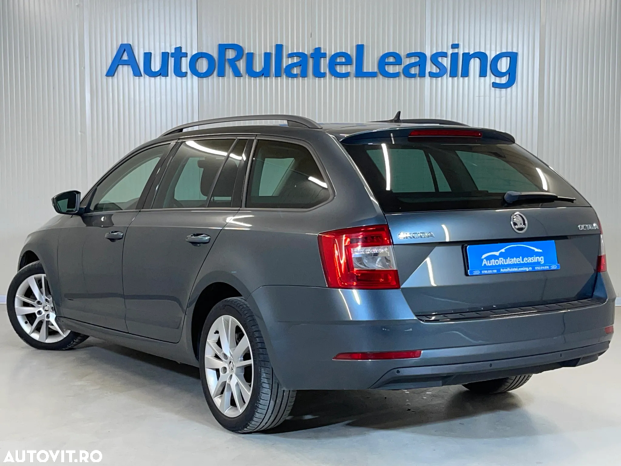Skoda Octavia Combi Diesel 1.6 TDI DSG Style - 4