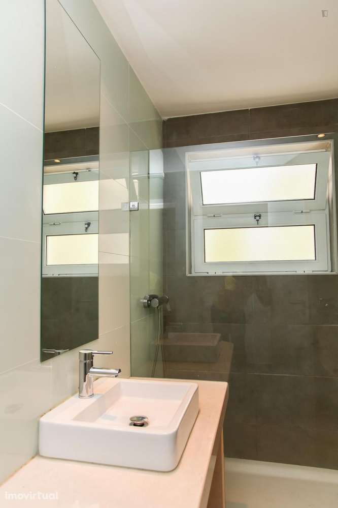 Quarto - localizado em Cidral Coimbra - Grande imagem: 5/12