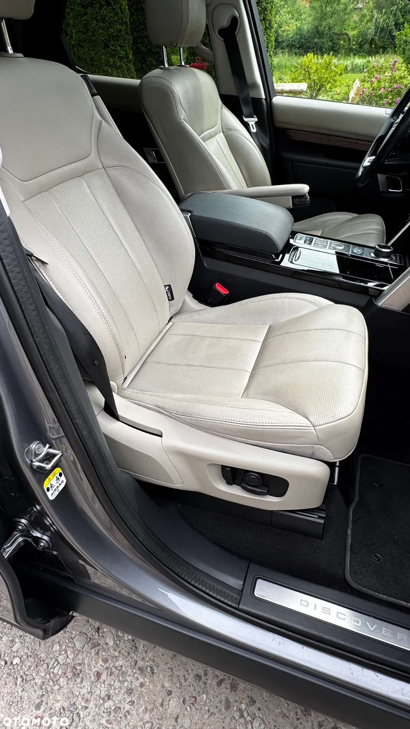 Land Rover Discovery V 2.0 SD4 HSE - 13