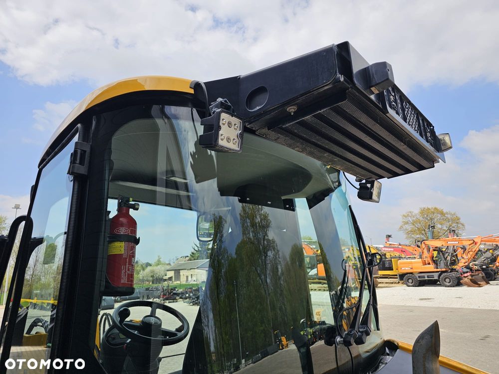 JCB 407 AGRI 2022r - 13
