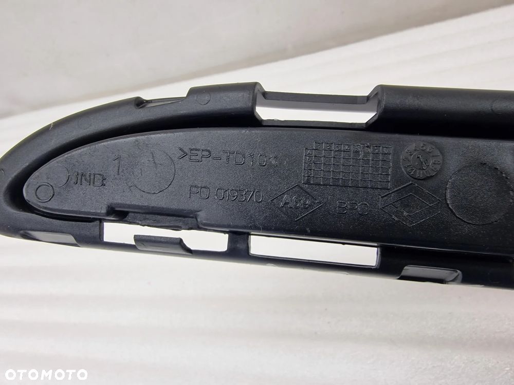 RENAULT CLIO III 3 LIFT 09-12 KRATKA ŚRODKOWA ZDERZAKA PRZEDNIEGO NR 019370 , NR AUKCJI K267 - 8