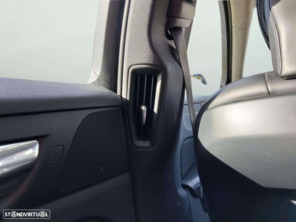 Volvo V60 2.0 T8 AWD TE Momentum - 18