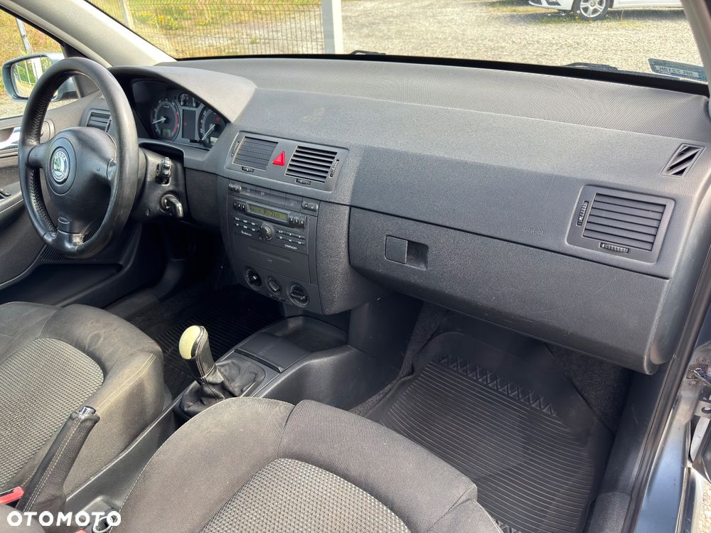 Skoda Fabia 1.4 16V Elegance - 27
