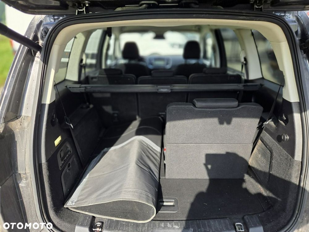 Ford Galaxy - 12