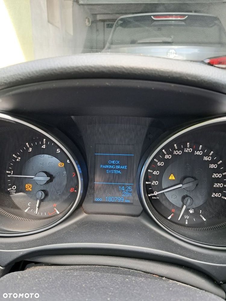 Toyota Avensis - 10