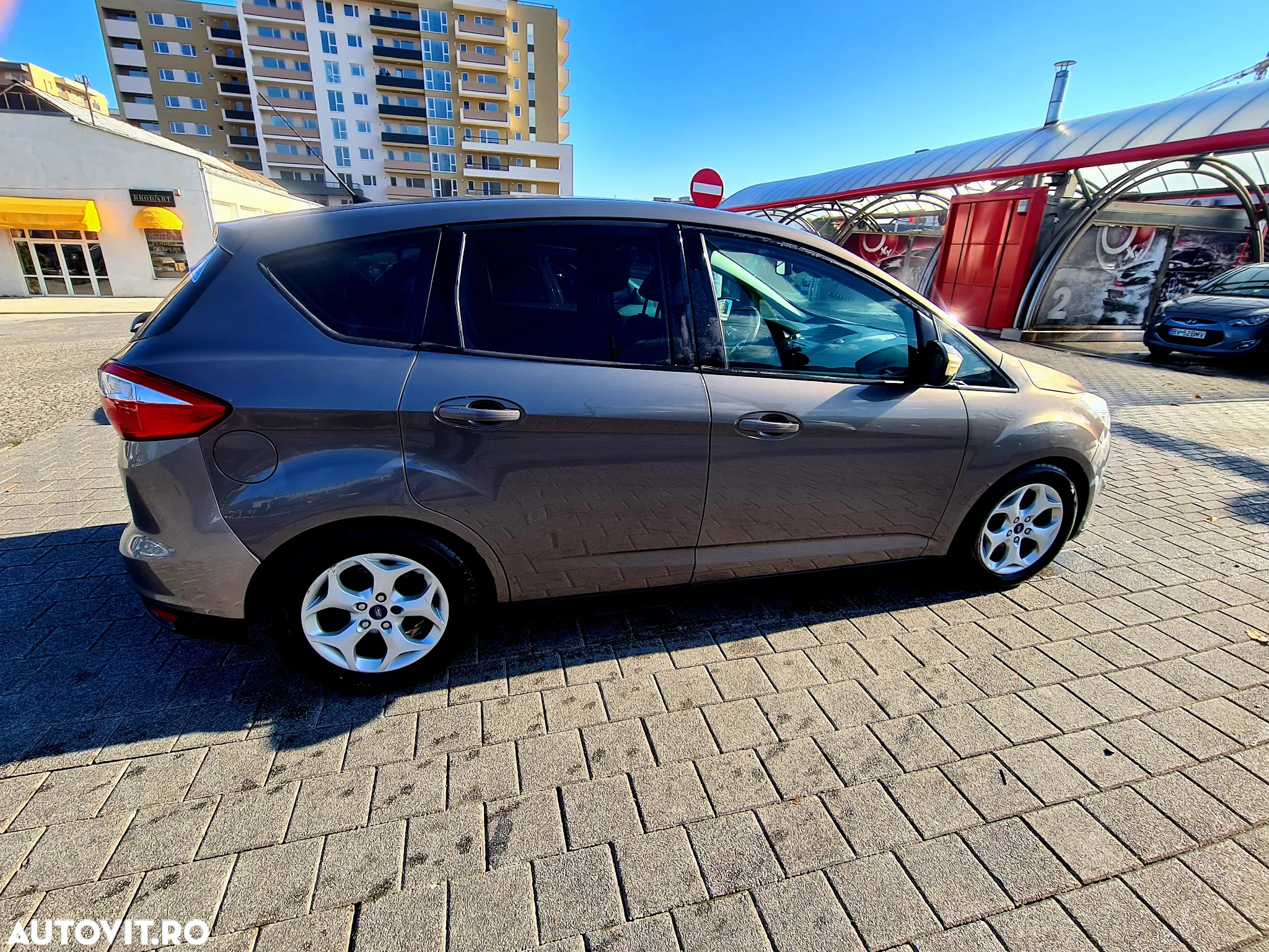 Ford C-Max 1.6 TDCi Ambiente - 9