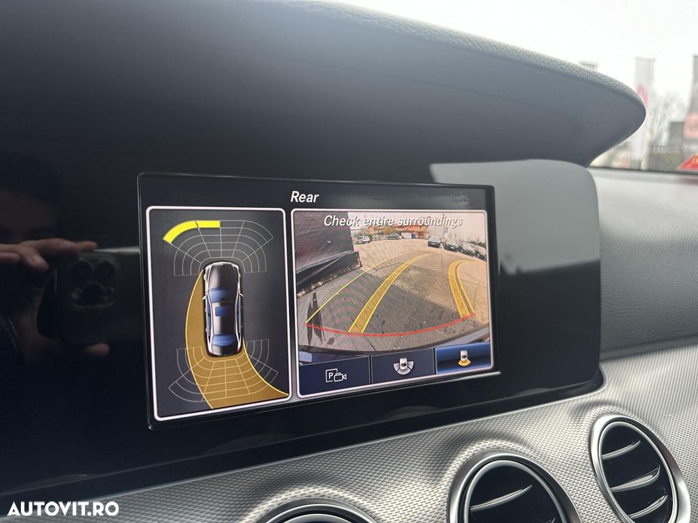 Mercedes-Benz E - 16