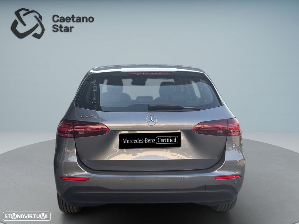 Mercedes-Benz B 250 e - 7