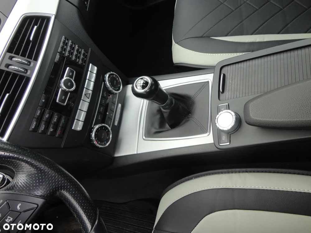 Mercedes-Benz Klasa C 180 BlueEFFICIENCY Avantgarde - 19