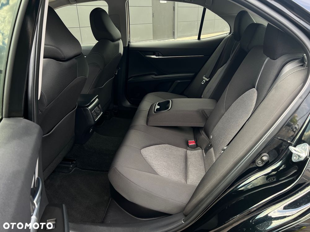 Toyota Camry 2.5 Hybrid Comfort CVT - 40