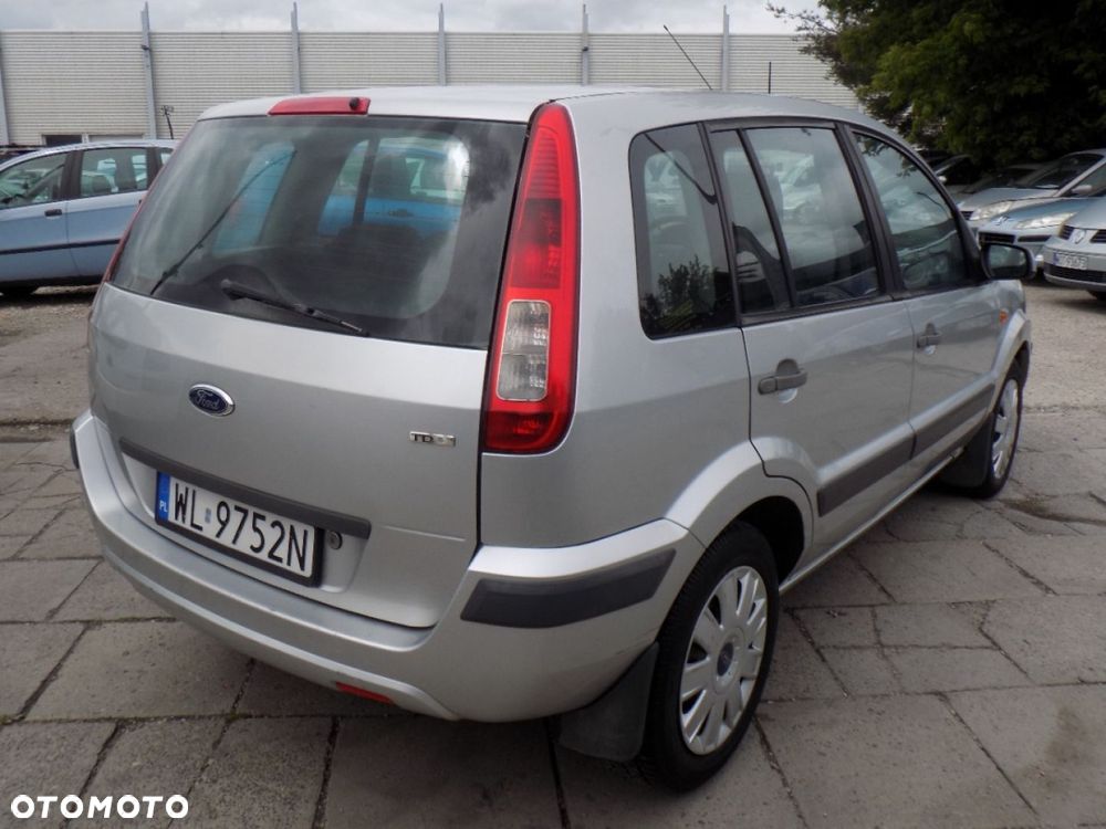 Ford Fusion - 4