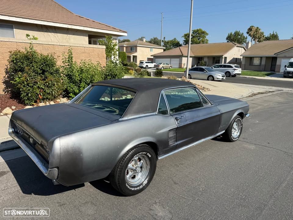 Ford Mustang - 5