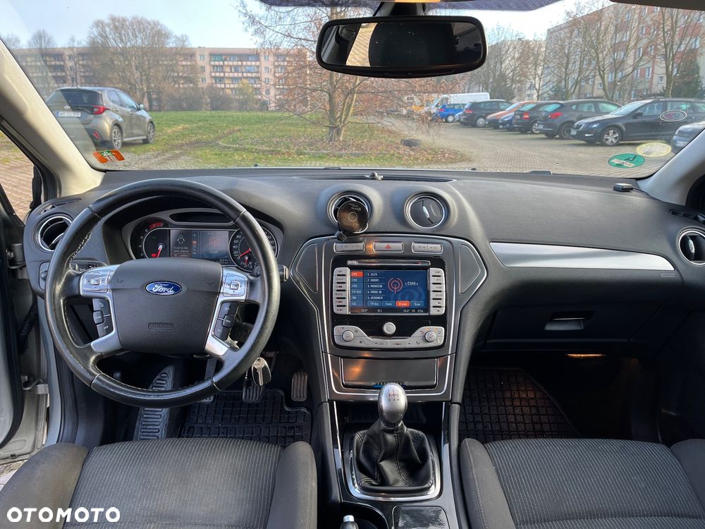Ford Mondeo 2.0 Trend - 10