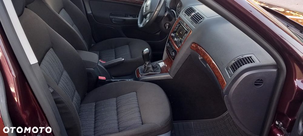 Skoda Octavia 2.0 TDI DPF Ambiente - 9