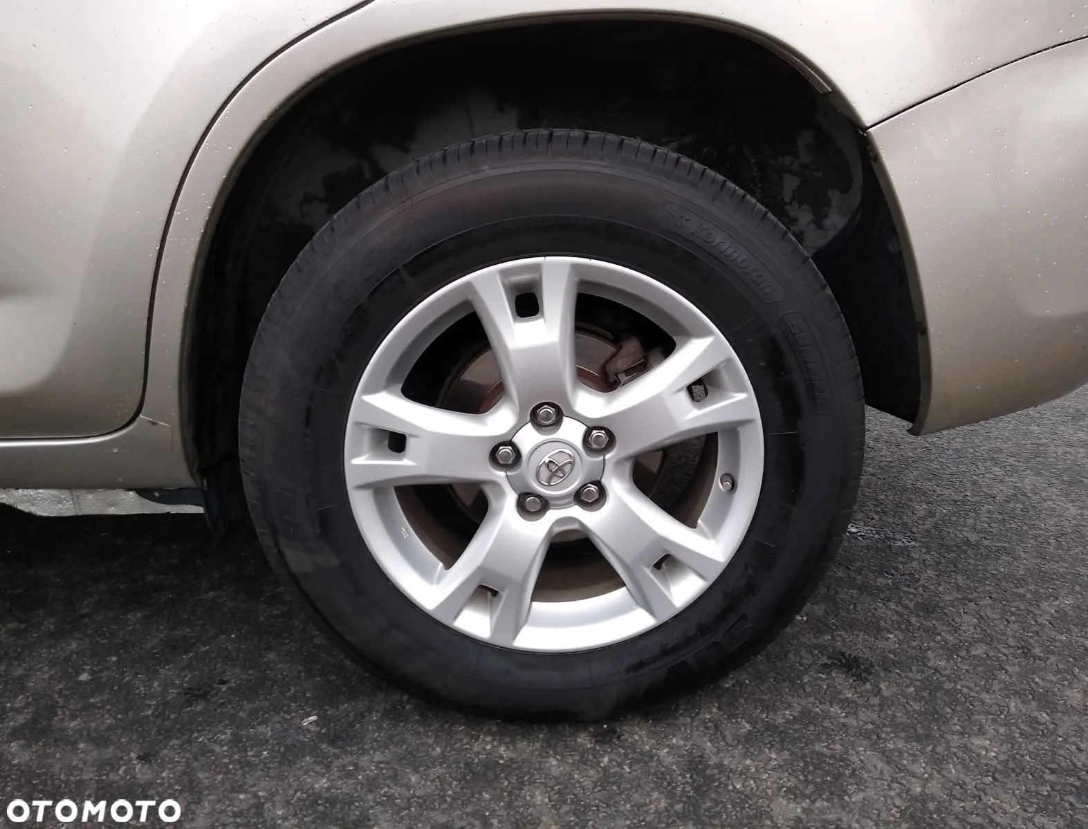 Toyota RAV4 - 10