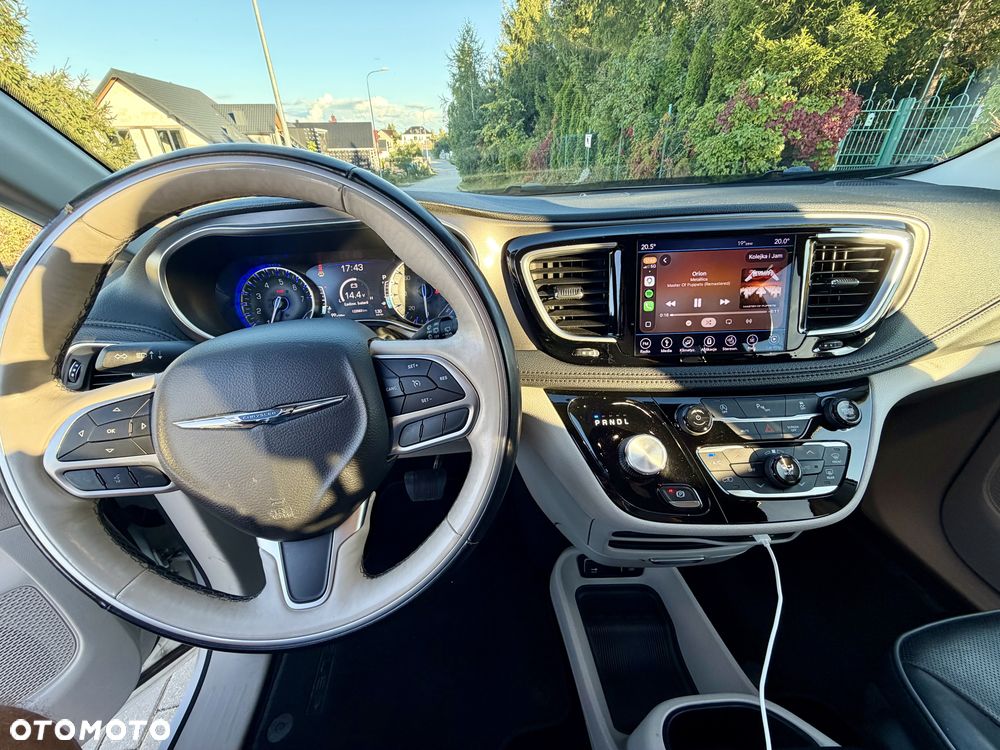 Chrysler Pacifica - 10