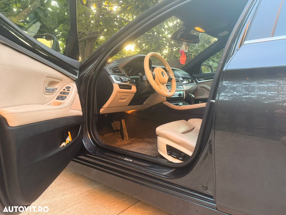 BMW Seria 5 525d xDrive AT - 23