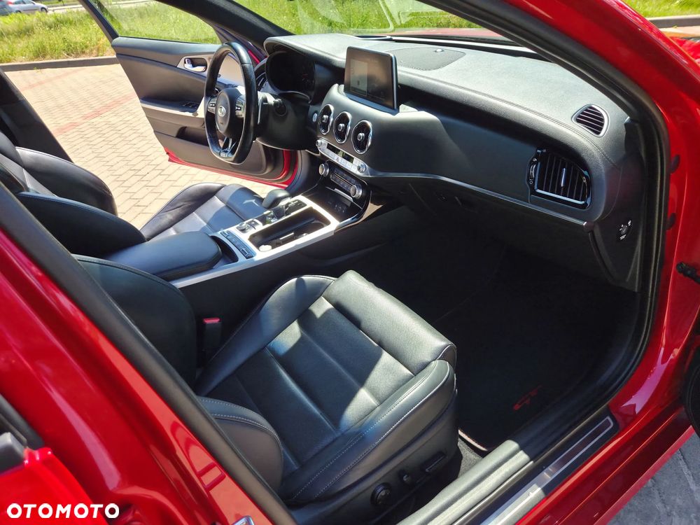 Kia Stinger - 17