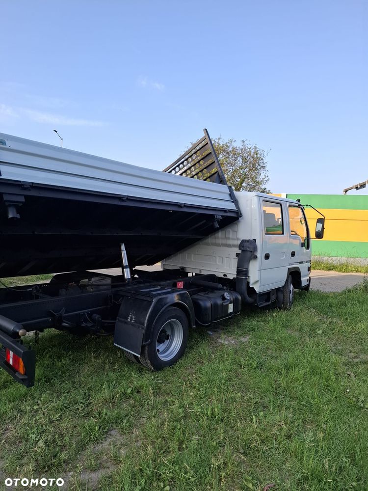 Isuzu Npr - 8