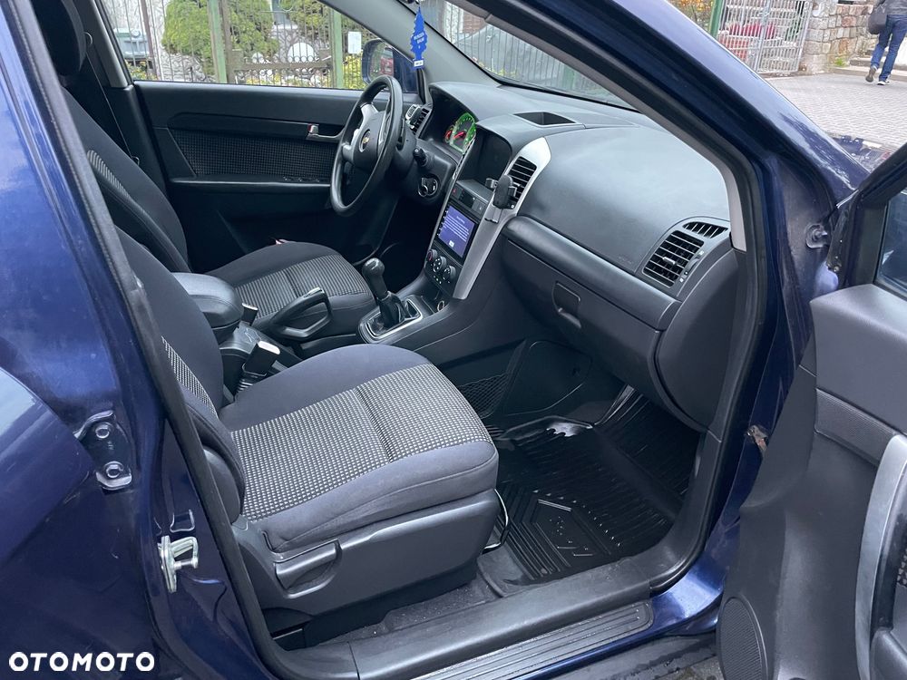 Chevrolet Captiva 2.4 LS 5os - 12