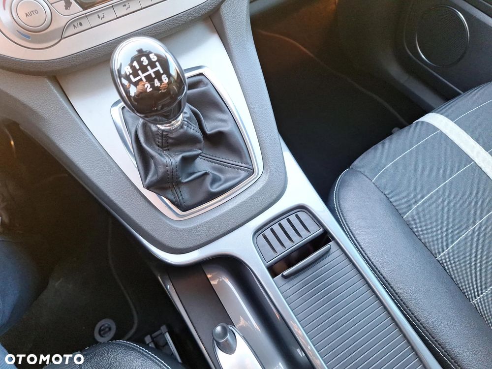 Ford Kuga 2.0 TDCi 4x4 Titanium - 15