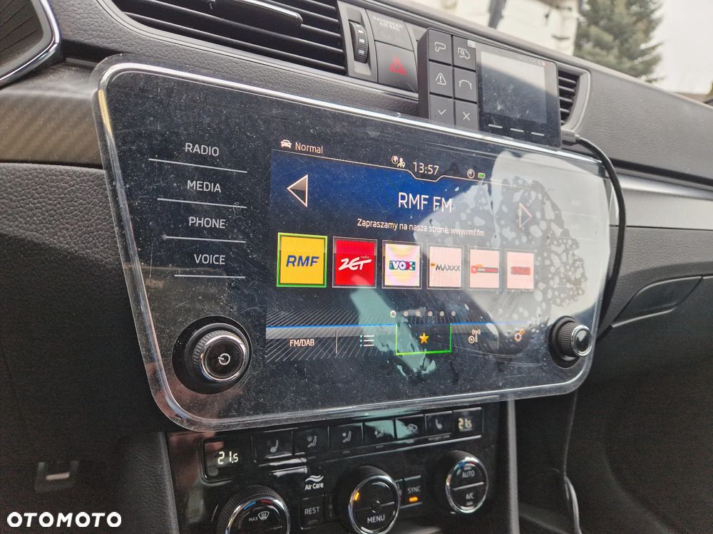 Skoda Superb 2.0 TDI SCR Sportline DSG - 25