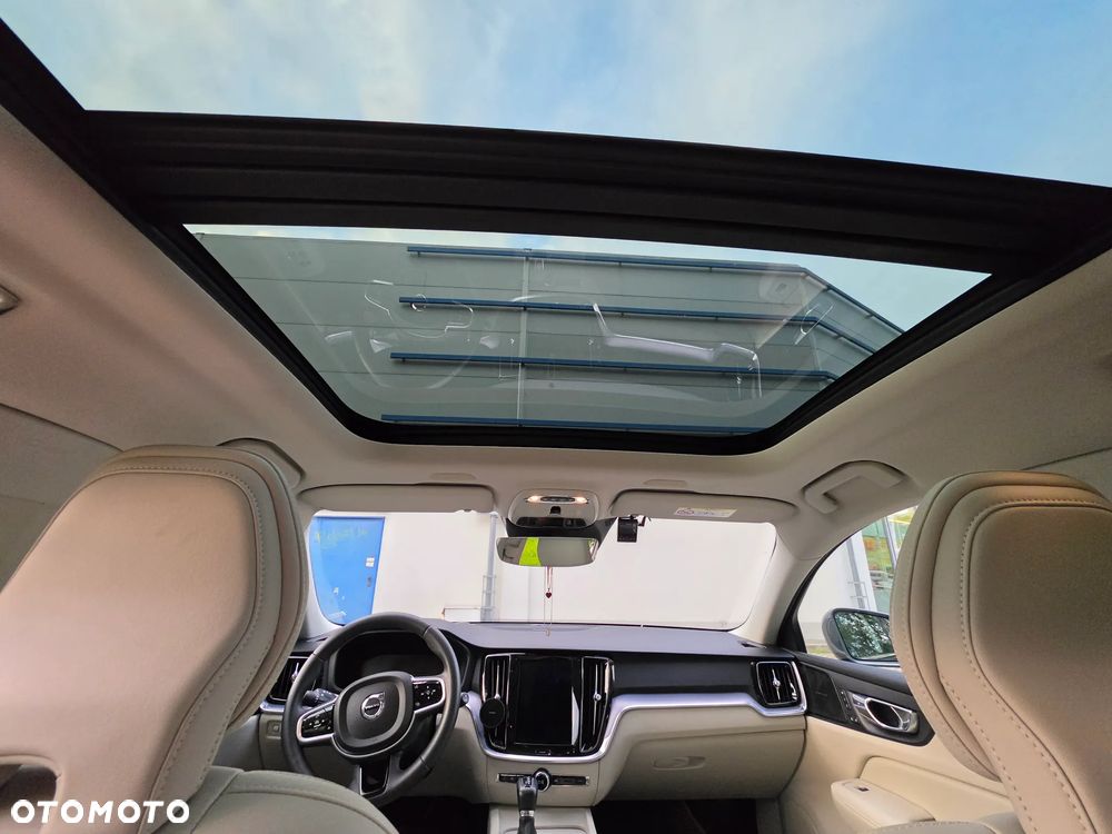Volvo V60 D4 Momentum - 16